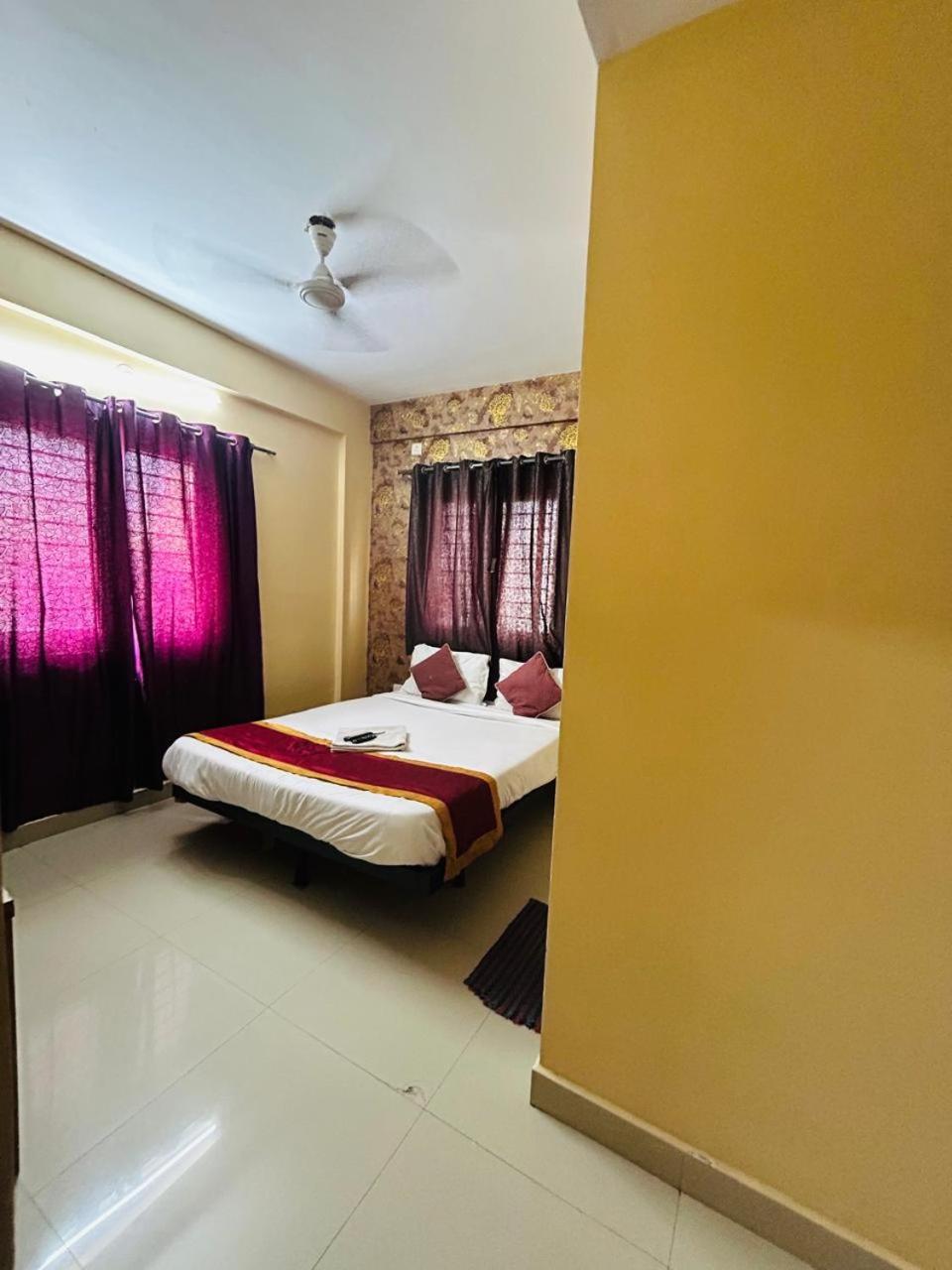 Hotel Prakrathi Residency Бангалор Экстерьер фото