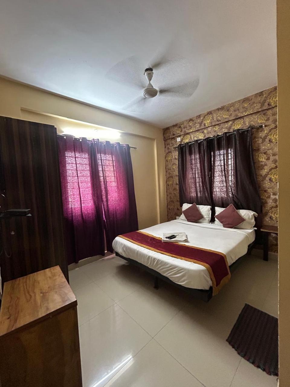 Hotel Prakrathi Residency Бангалор Экстерьер фото